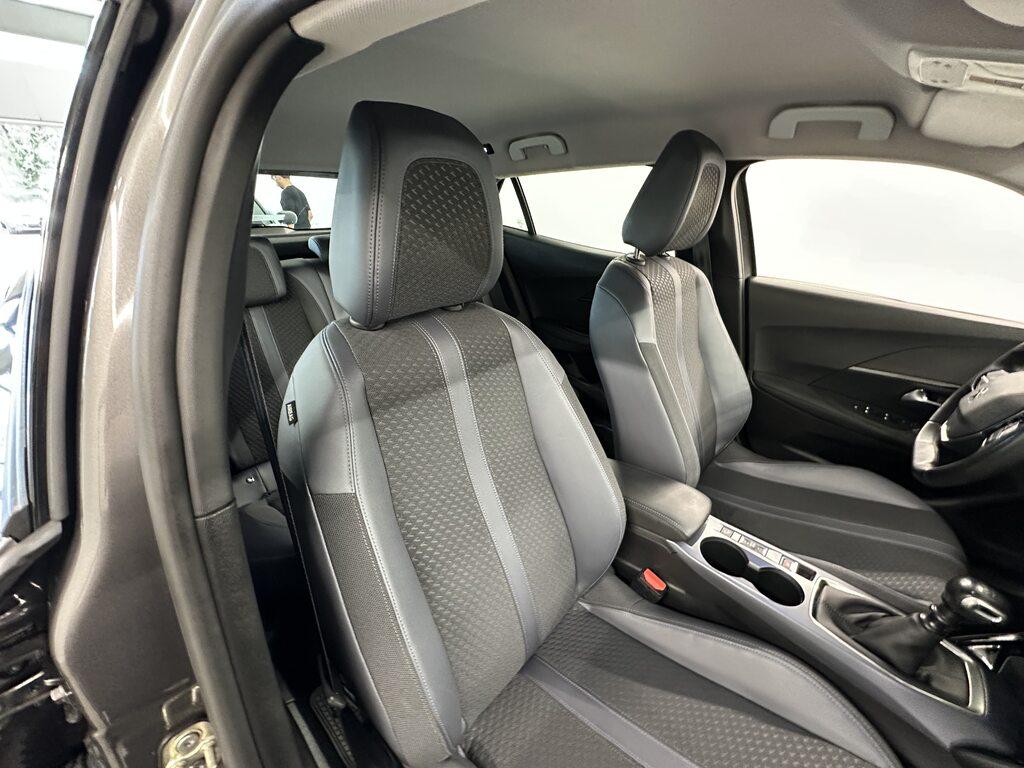 Peugeot 2008 1.5 bluehdi Allure Navi Pack s&s 100cv