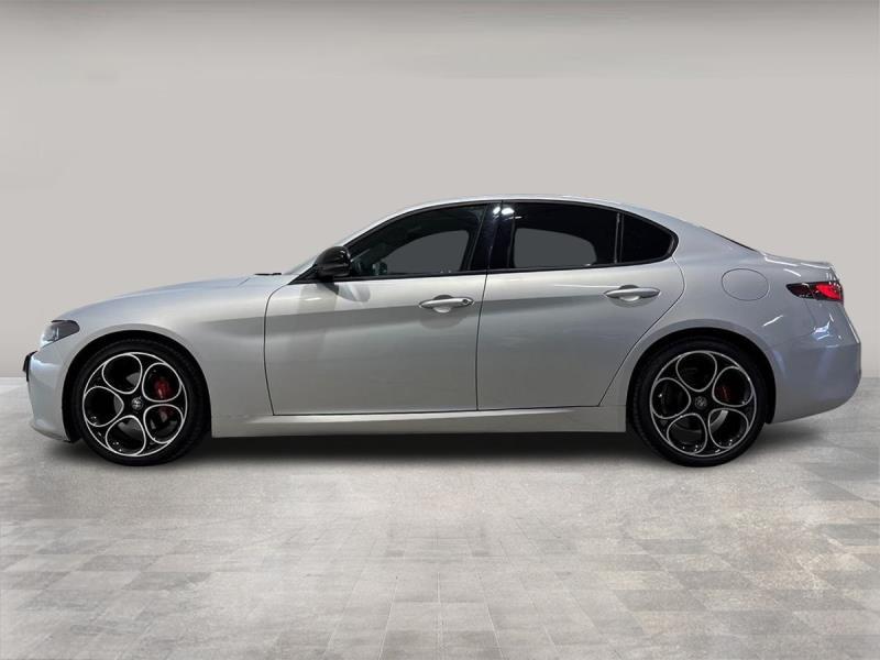 Alfa Romeo Giulia 2.2 t Competizione 160cv auto