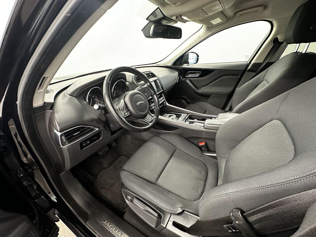 Jaguar F-Pace 2.0d i4 Pure awd 180cv auto my18