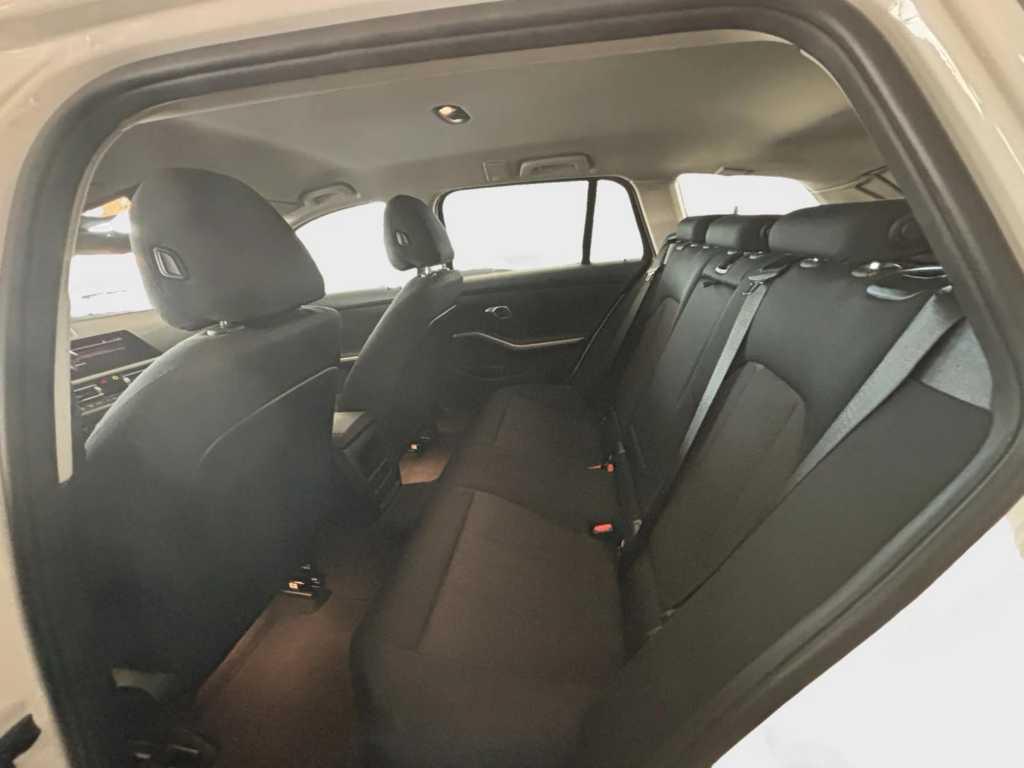 BMW Serie 3 320d Touring mhev 48V auto