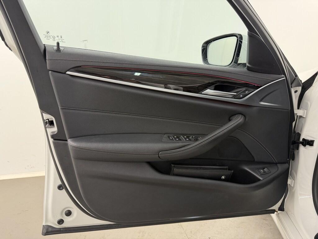 BMW Serie 5 530d Touring mhev 48V xdrive Business auto