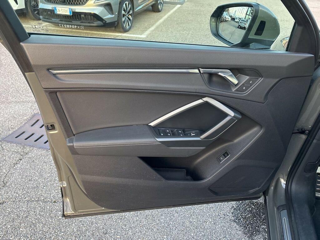 Audi Q3 35 2.0 tdi S Line Edition s-tronic