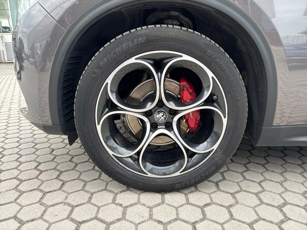 Alfa Romeo Stelvio 2.2 t Sport Tech Q4 190cv auto