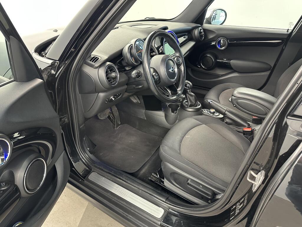Mini Cooper D 1.5 D Cooper D Business XL Auto