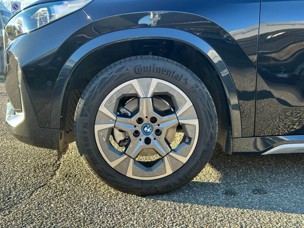 BMW iX1 edrive 20 X-Line