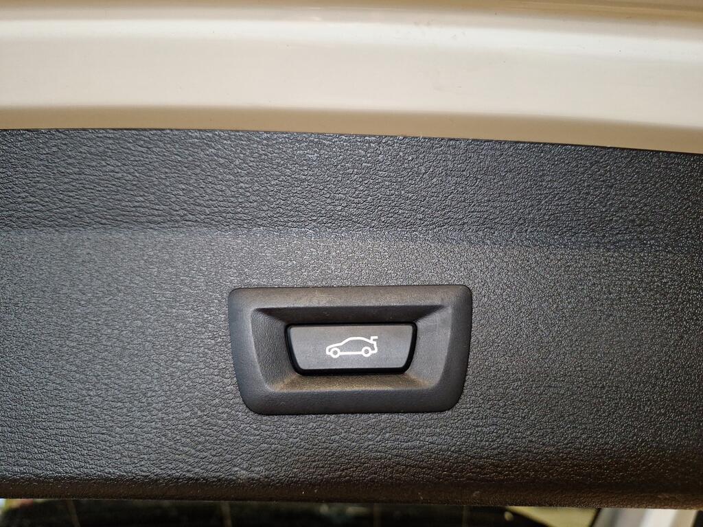 BMW X1 sdrive18d xLine auto my18