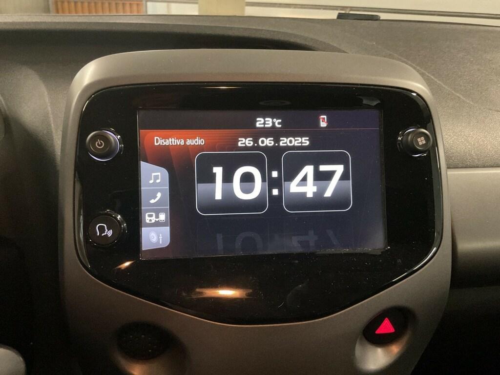 Toyota Aygo 5p 1.0 x-play m-mt 72cv