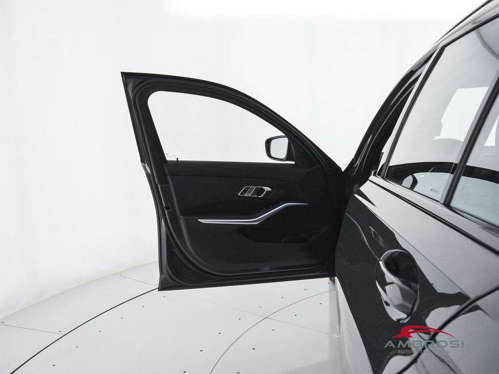 BMW Serie 3 330d Touring mhev 48V Msport auto