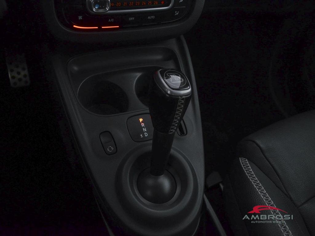 Smart fortwo 0.9 t. Brabus Xclusive 109cv twinamic