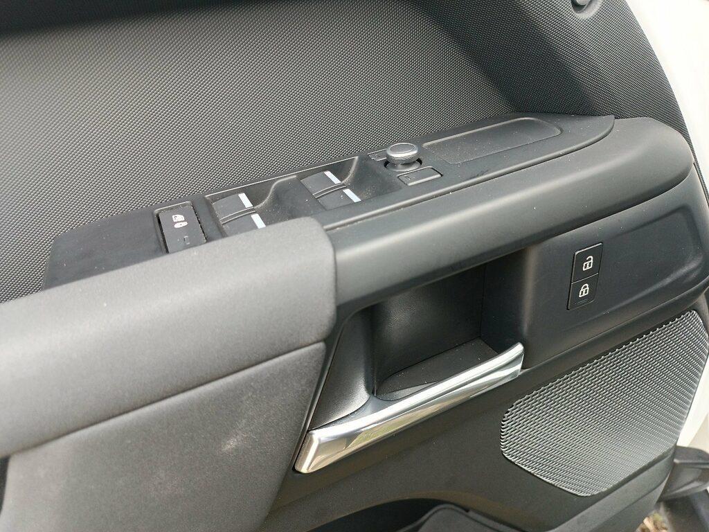 Land Rover Defender 110 2.0d sd4 SE awd 240cv auto