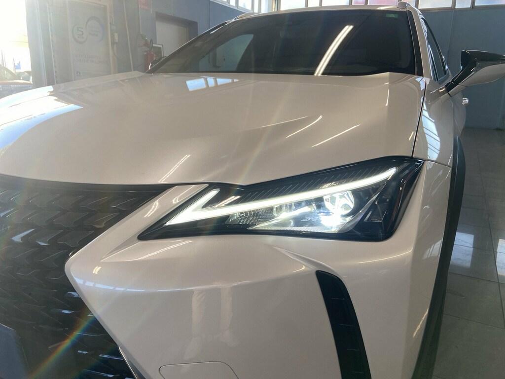 Lexus UX 250h Premium 4wd cvt