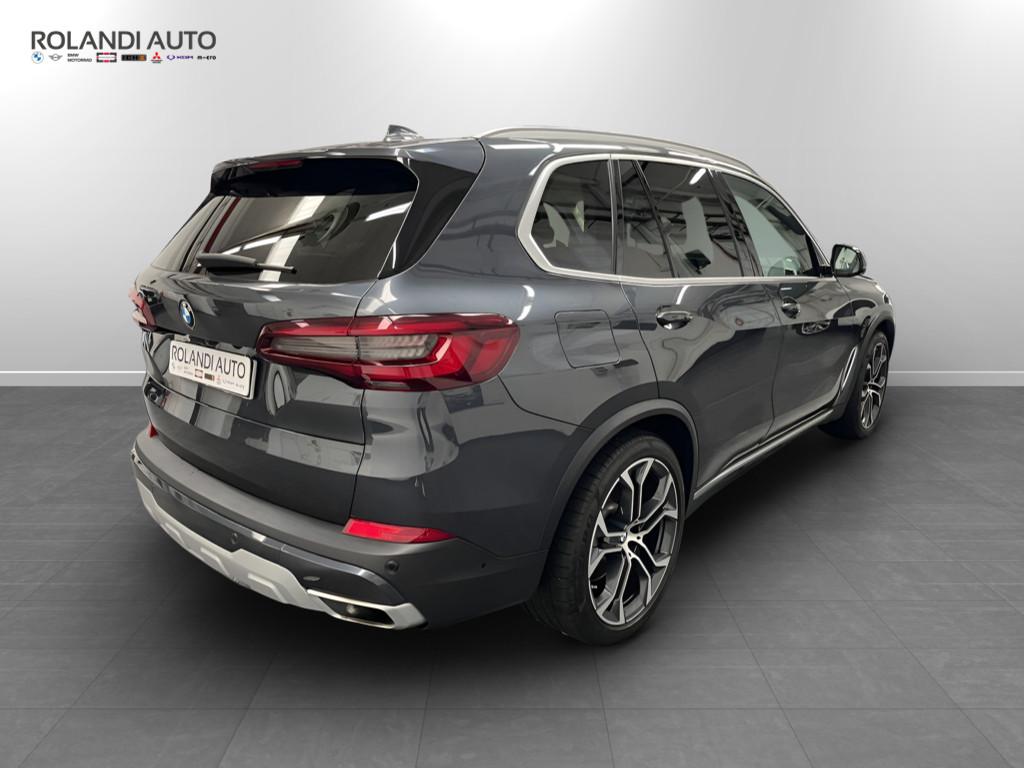 BMW X5 xdrive40d mhev 48V xLine auto