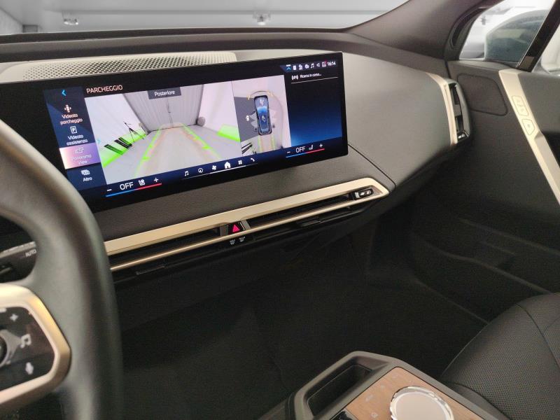 BMW iX xdrive50 pacchetto sportivo