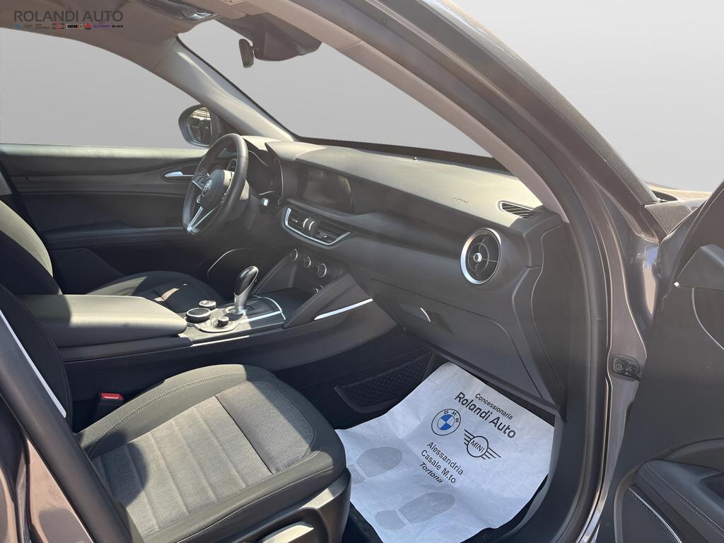 Alfa Romeo Stelvio 2.2 t Business rwd 180cv auto