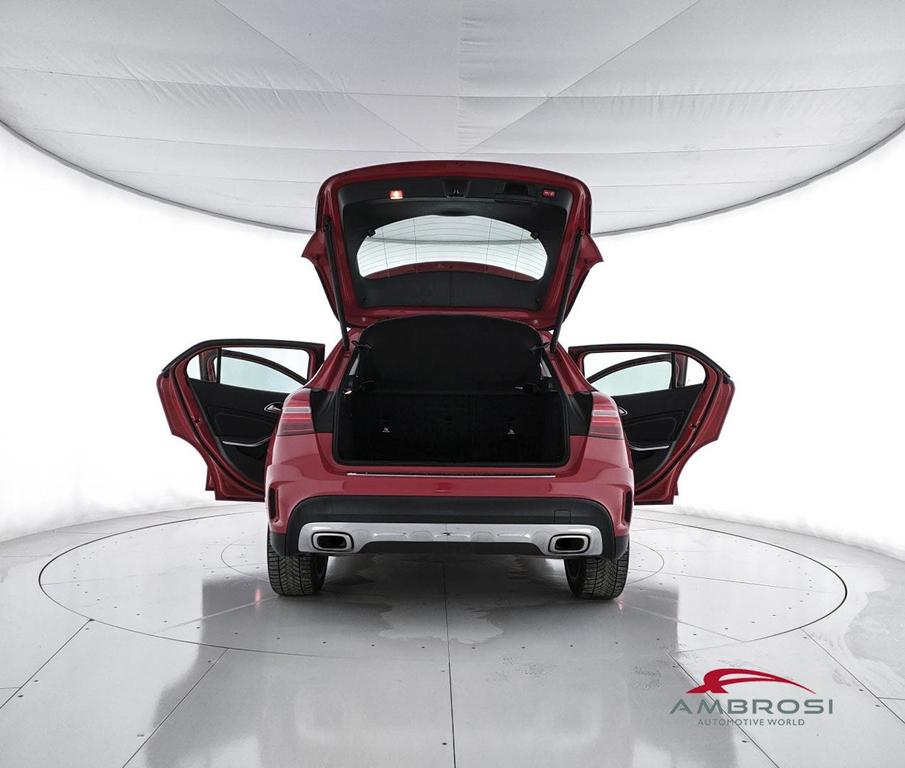 Mercedes GLA 200 Premium auto