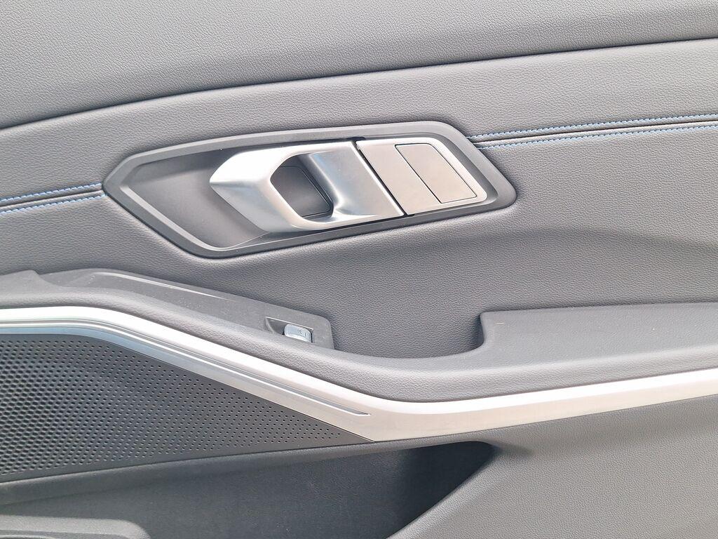 BMW Serie 3 320d Touring mhev 48V auto