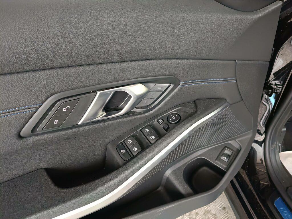 BMW Serie 3 320d Touring mhev 48V Msport xdrive auto