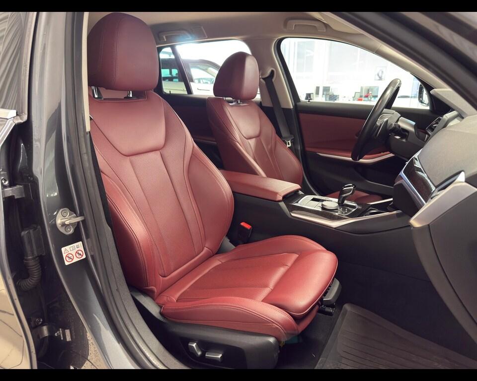 BMW Serie 3 320d Touring mhev 48V xdrive Luxury auto