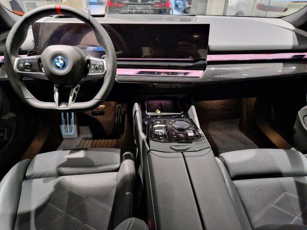 BMW i5 M60 auto