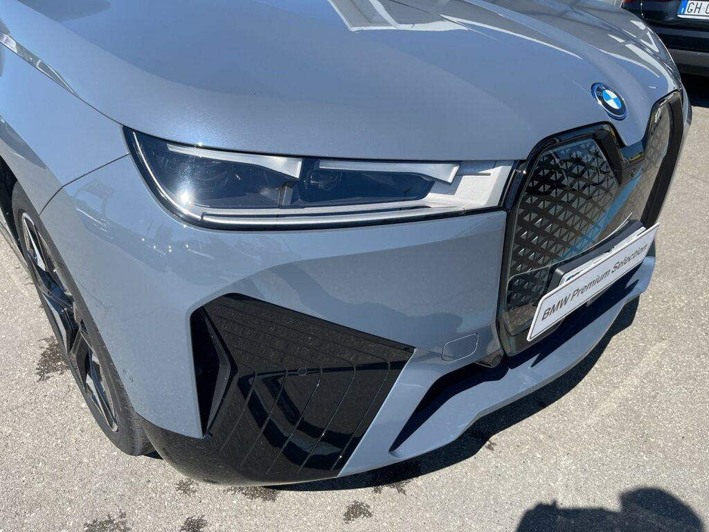 BMW iX xdrive40 pacchetto sportivo