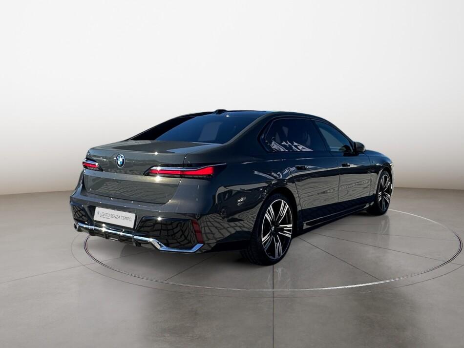 BMW Serie 7 i7 xdrive60 Msport