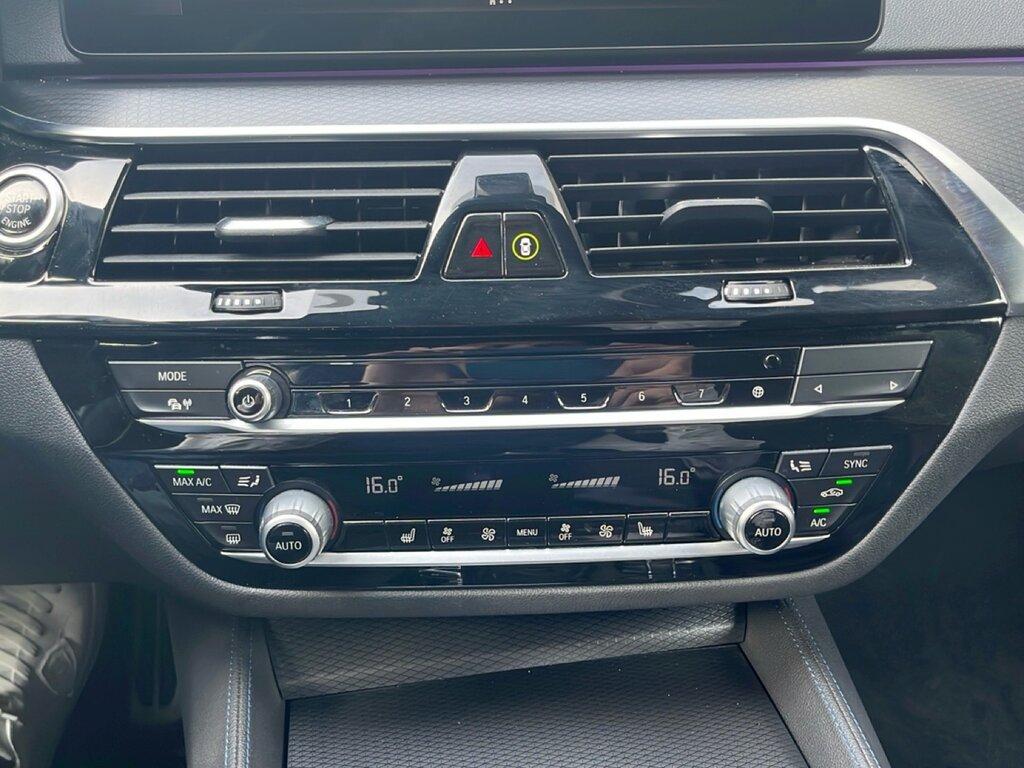 BMW Serie 5 530d Touring mhev 48V xdrive Msport auto