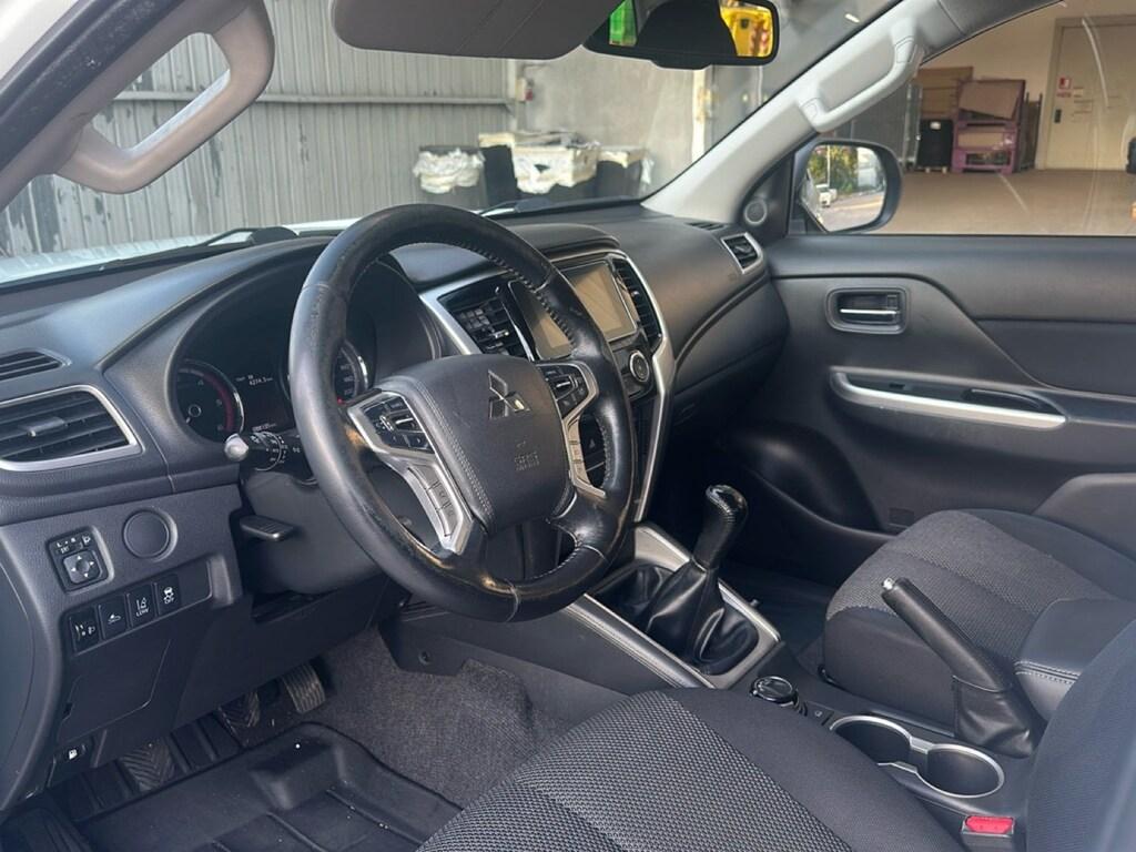Mitsubishi L200 d.cab 2.3d Invite Connect 4wd 150cv