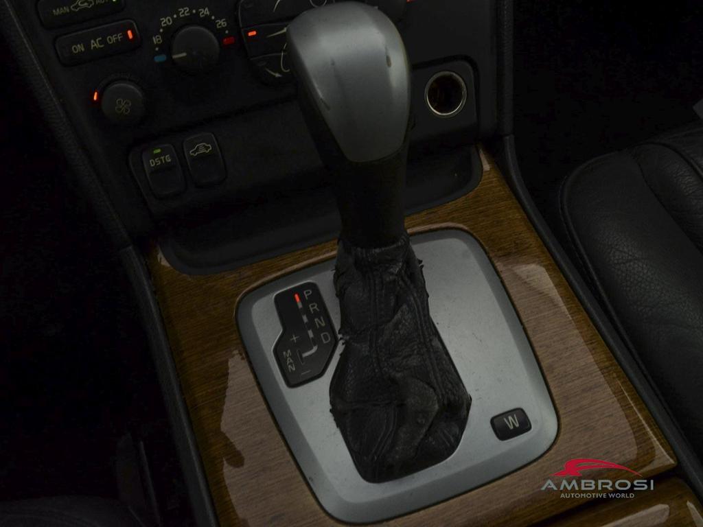 Volvo XC90 2.4 D5 185cv 6m