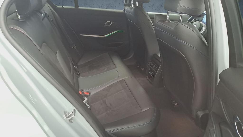 BMW Serie 3 320d mhev 48V auto