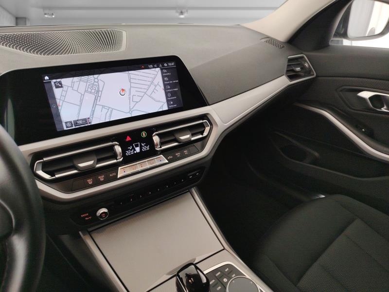 BMW Serie 3 318d Touring mhev 48V auto