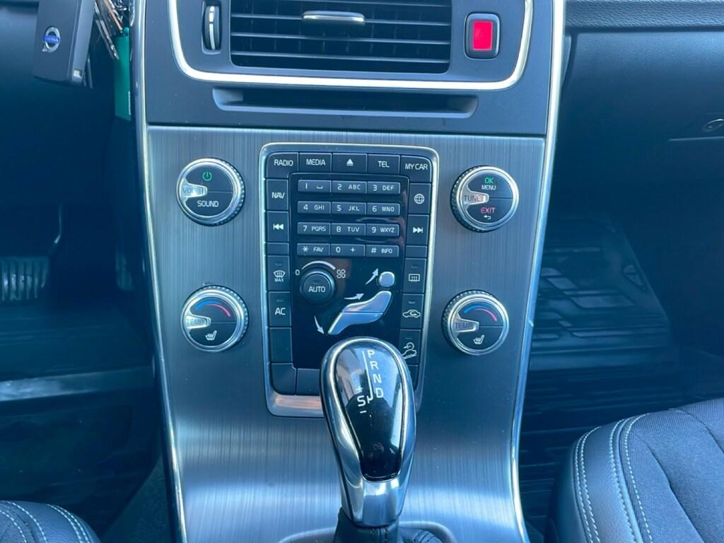 Volvo V60 Cross Country 2.4 D4 Momentum awd geartronic