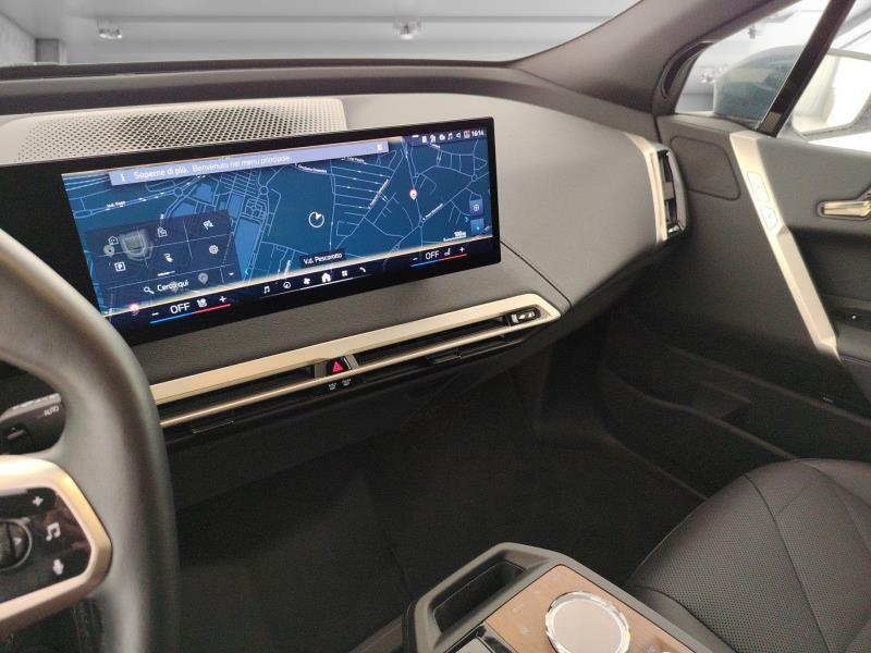BMW iX xdrive50 pacchetto sportivo