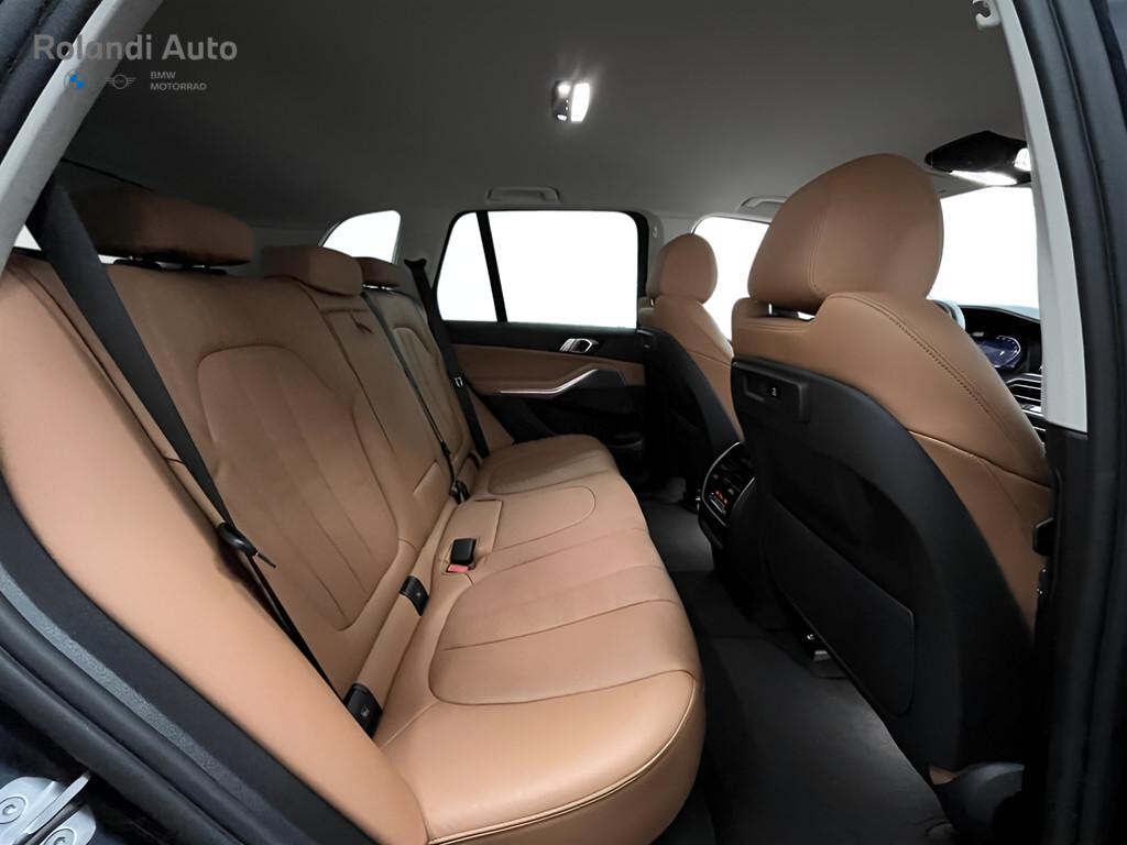 BMW X5 xdrive40d mhev 48V xLine auto