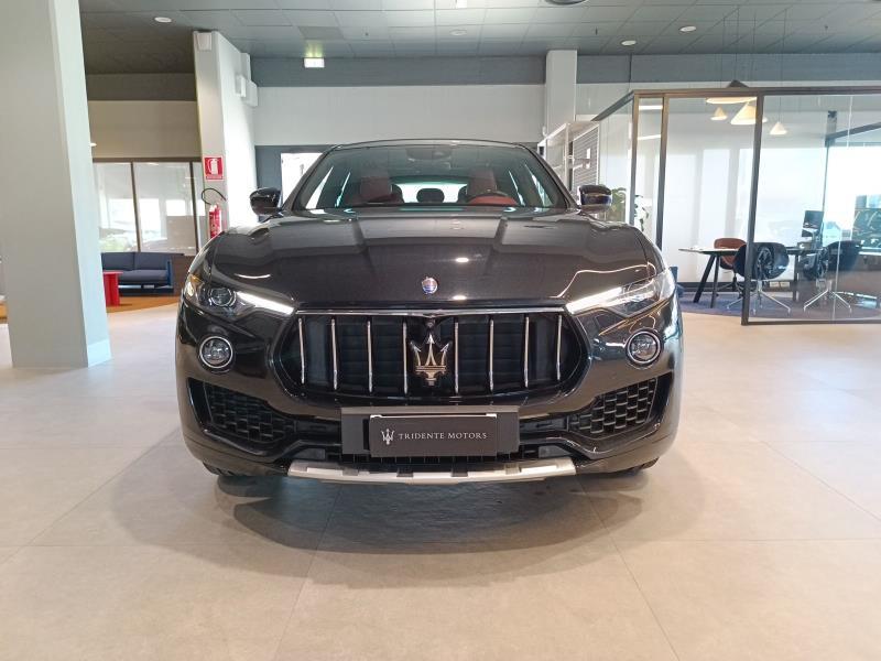 Maserati Levante 3.0 V6 430cv auto