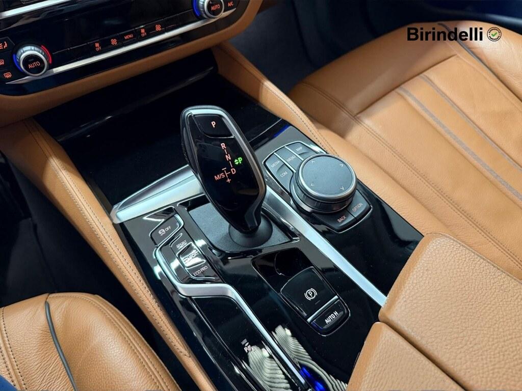 BMW Serie 5 520d Touring mhev 48V xdrive Luxury auto