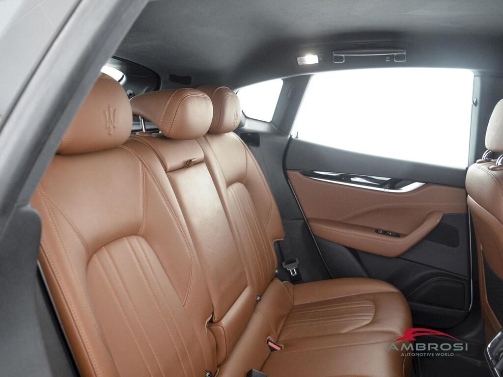 Maserati Levante 3.0 V6 275cv auto