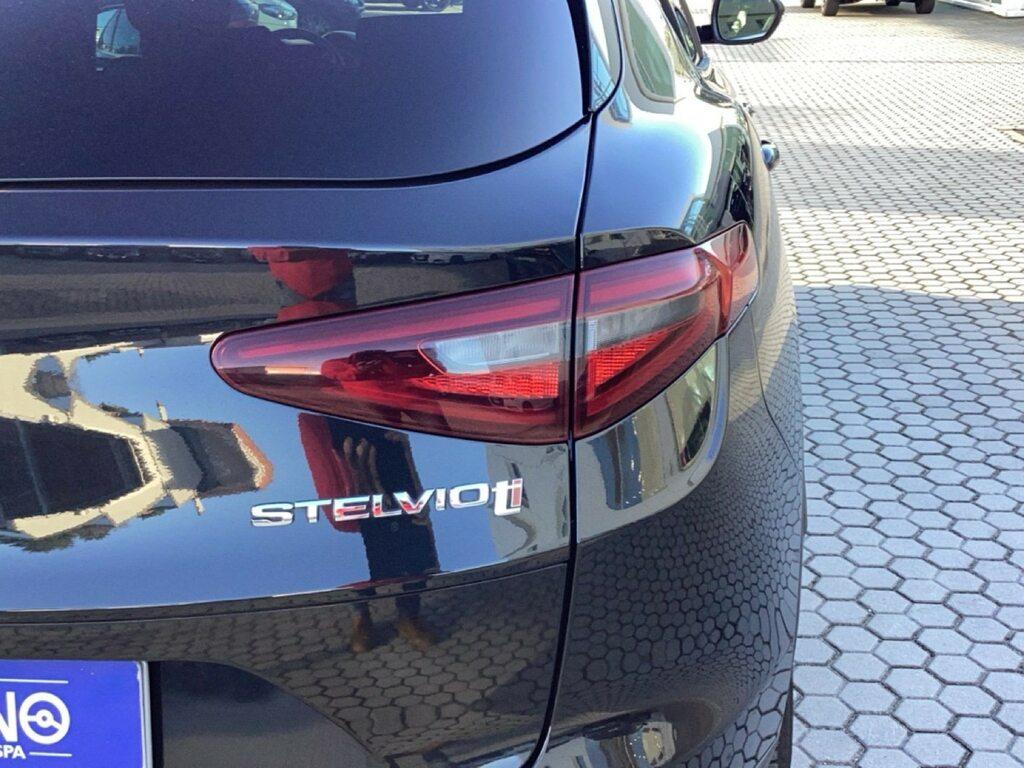 Alfa Romeo Stelvio 2.2 t Executive Q4 210cv auto my19