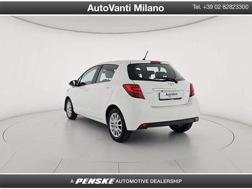 Toyota Yaris 1.3 Lounge 5p E6