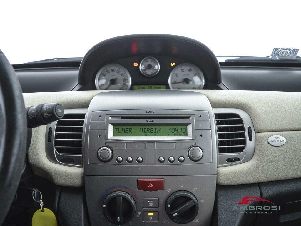 Lancia Ypsilon 1.3 mjt 16v Oro Giallo 90cv