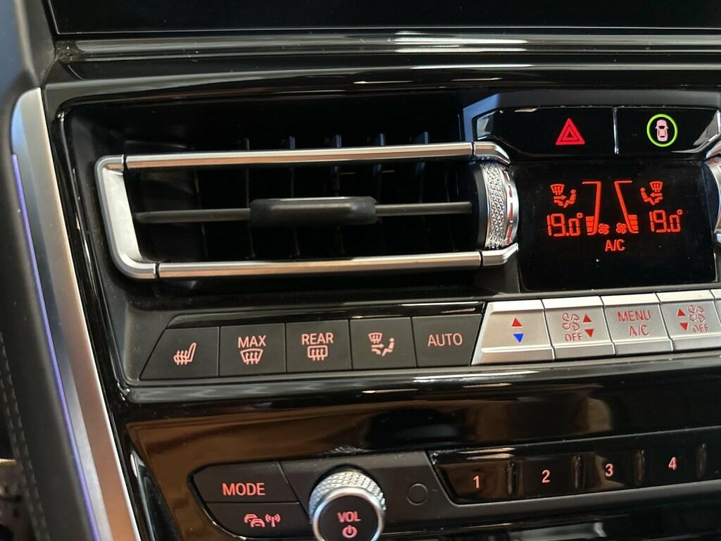 BMW Serie 8 840d Coupe mhev 48V xdrive Individual Composition auto