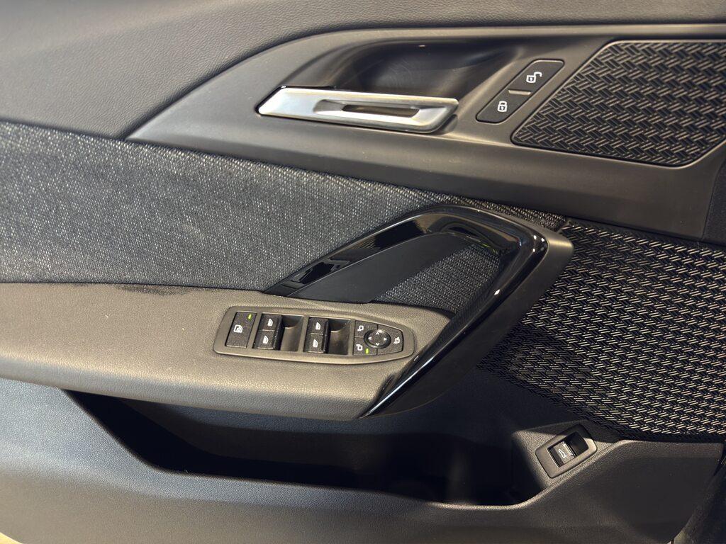 BMW X1 xdrive23i mhev 48V auto