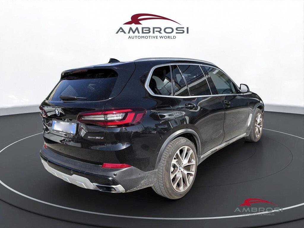 BMW X5 xdrive30d mhev 48V xLine auto