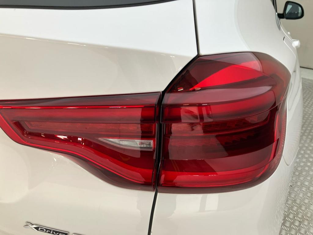 BMW X3 xdrive20d mhev 48V xLine auto