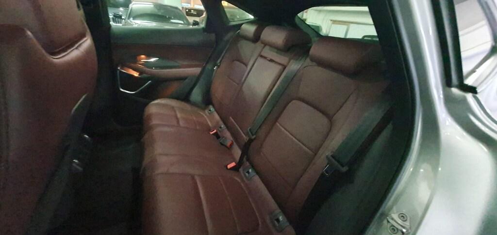 Jaguar E-Pace 2.0 D204 R-Dynamic SE awd auto