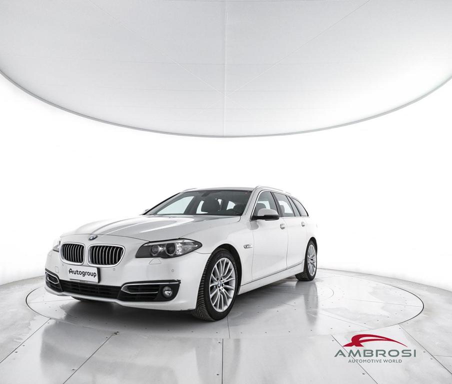 BMW Serie 5 520d Touring xdrive Luxury 190cv auto