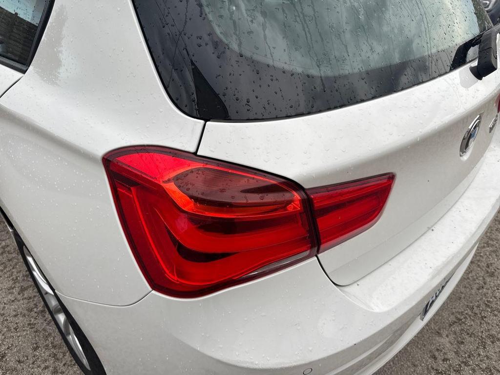 BMW Serie 1 116d Digital Edition 5p auto