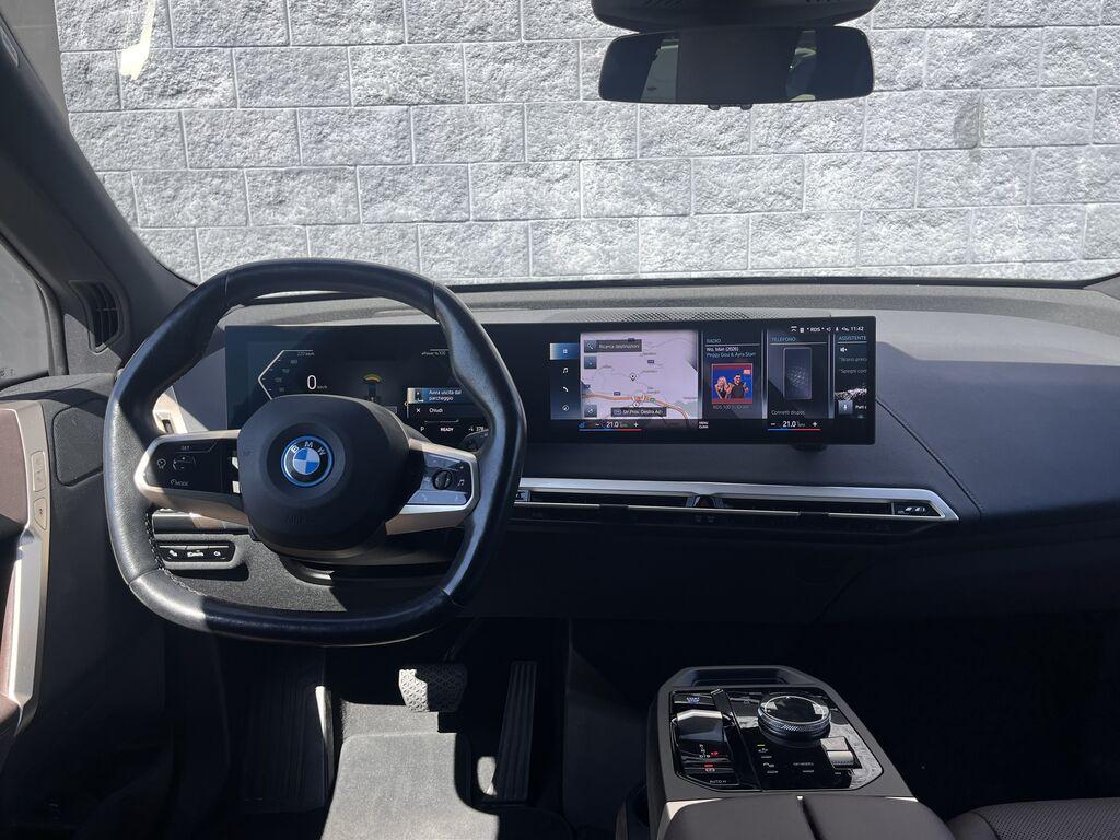 BMW iX xdrive40 pacchetto sportivo