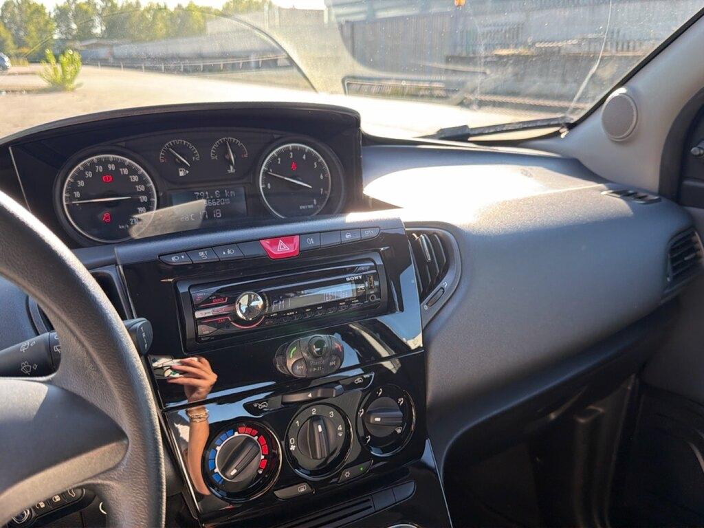 Lancia Ypsilon 1.2 Platinum 69cv