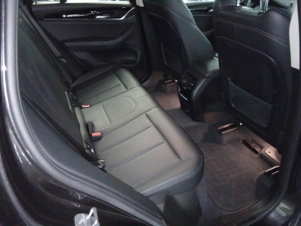 BMW X3 sdrive18d mhev 48V auto