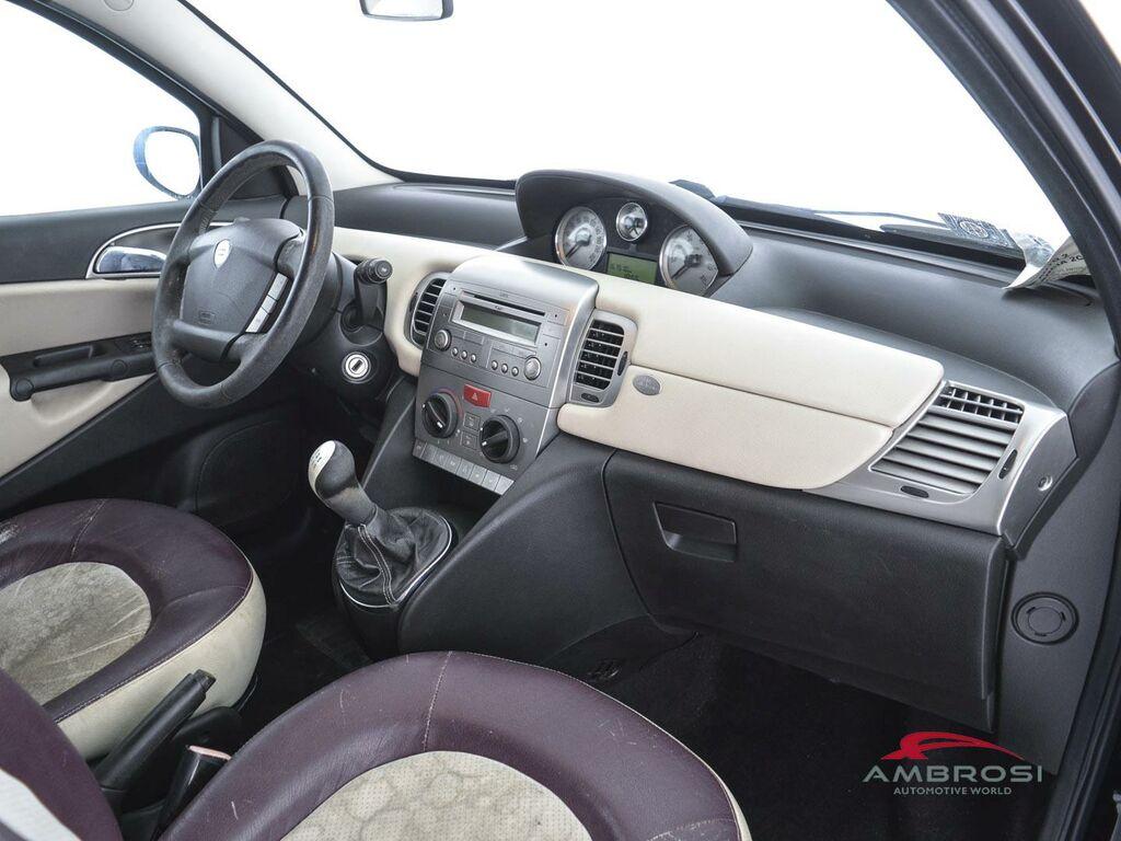 Lancia Ypsilon 1.3 mjt 16v Oro Giallo 90cv